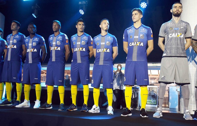 Lançamento do uniforme do Santos (Foto: Pedro Ernesto Guerra Azevedo/Santos FC)