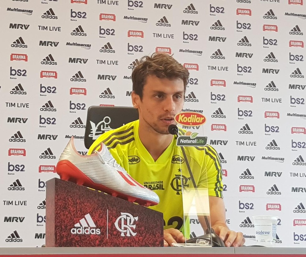 Rodrigo Caio, zagueiro do Flamengo, em entrevista no Ninho do Urubu &mdash; Foto: Fred Huber