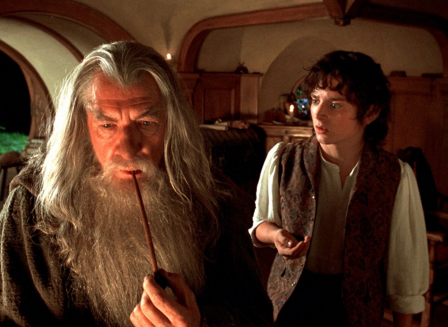 Gandalf e Frodo em cena de O Senhor dos Anéis: A Sociedade do Anel (2001) (Foto: Divulgação)