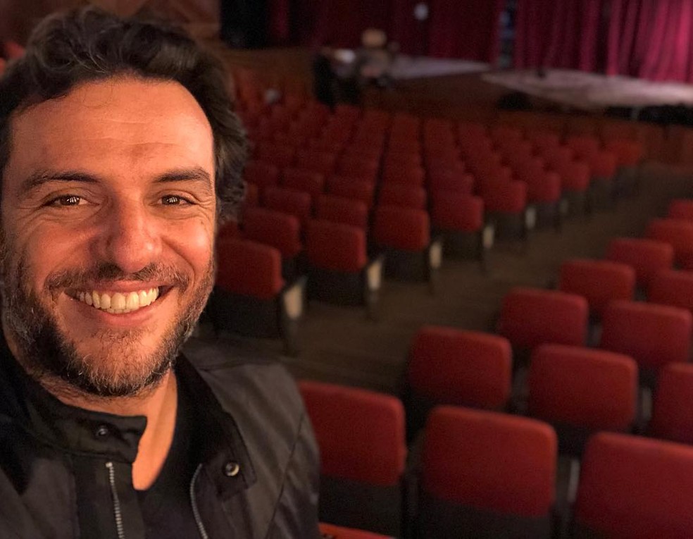 Rodrigo Lombardi volta ao teatro após três anos afastado dos palcos (Foto: Reprodução/Instagram)