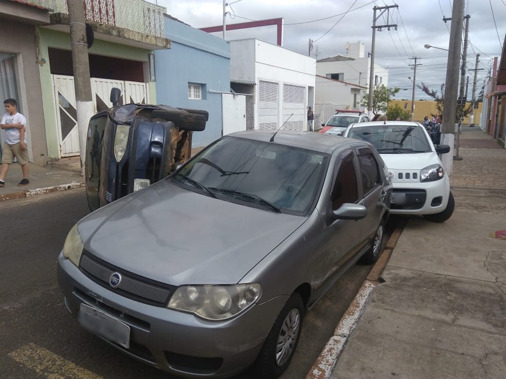 Acidente aconteceu na rua Benjamim Constant, no Centro de Itapetininga (Foto: Arquivo Pessoal/Glauber Eduardo dos Santos Melo)