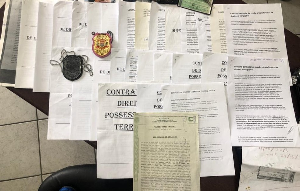Documentos falsos foram apreendidos após a prisão — Foto: Divulgação/ Polícia Civil
