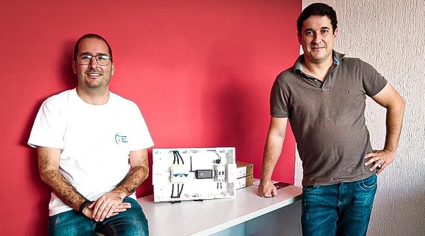 Leandro Pereira e Gustavo Schio, da Time Energy: o medidor Neras é um dos produtos desenvolvidos pela Time Energy. (Foto: Divulgação)
