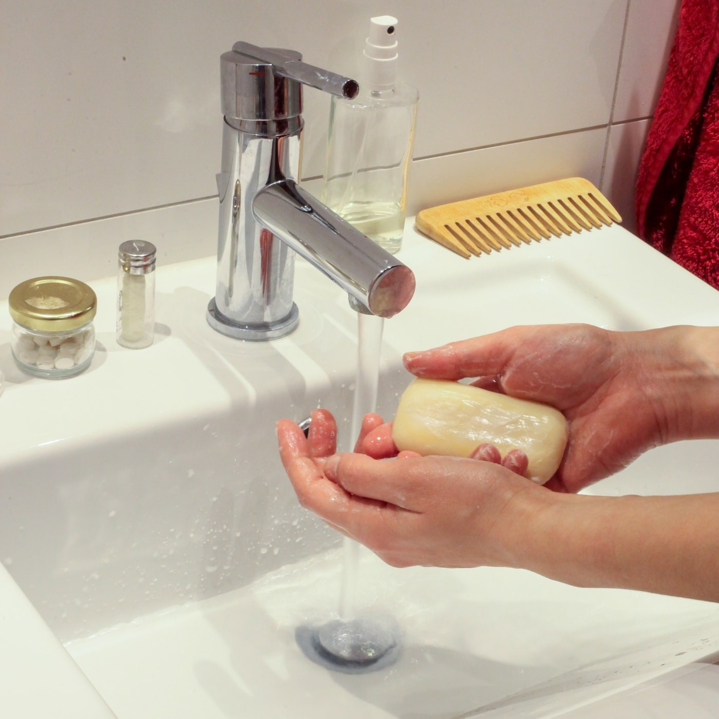 Preste atenção ao modo como lava as mãos (Foto:  Reprodução/Unsplash)