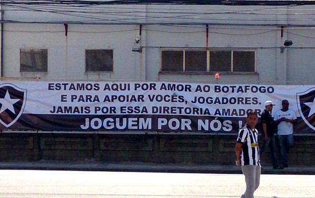 OFF - Para Belletti, jogadores deveriam entrar em greve ao não receber