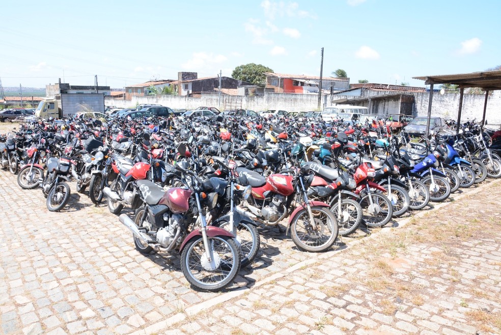 Leilão do Detran-RN vai oferecer veículos apreendidos e que não foram reclamados no prazo de 60 dias. — Foto: Divulgação