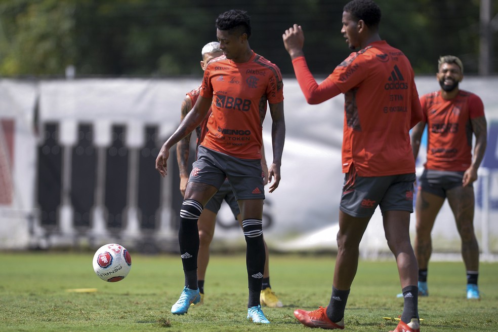 Bruno Henrique no treino do Flamengo no Ninho — Foto: Marcelo Cortes/Flamengo