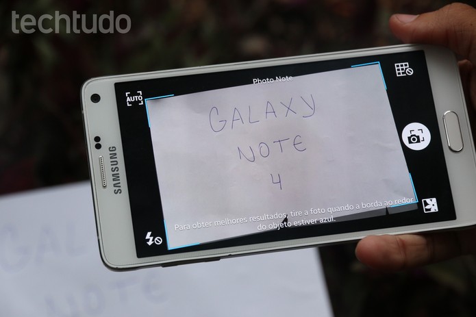 Recurso do S Note, que transforma uma foto do Galaxy Note 4 em uma imagem editável, em ação (Foto: Lucas Mendes/TechTudo)