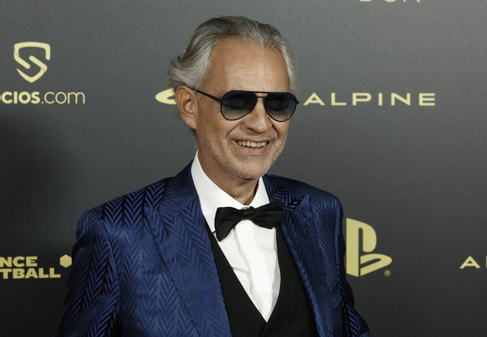Cantor Andrea Boccelli na cerimônia da Bola de Ouro 2022 — Foto: REUTERS