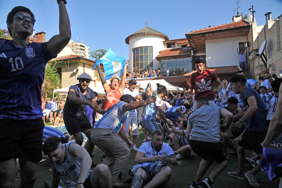 La casa de Devoto: antiga residência de Maradona concentra torcedores na Argentina — Foto: Divulgação