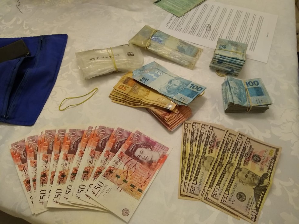 Dinheiro apreendido durante as ações da polícia — Foto: Polícia Civil/ Divulgação