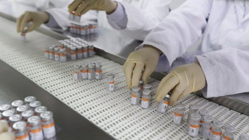 BBC - CoronaVac é a vacina contra covid-19 mais aplicada até agora (Foto: Reuters via BBC)