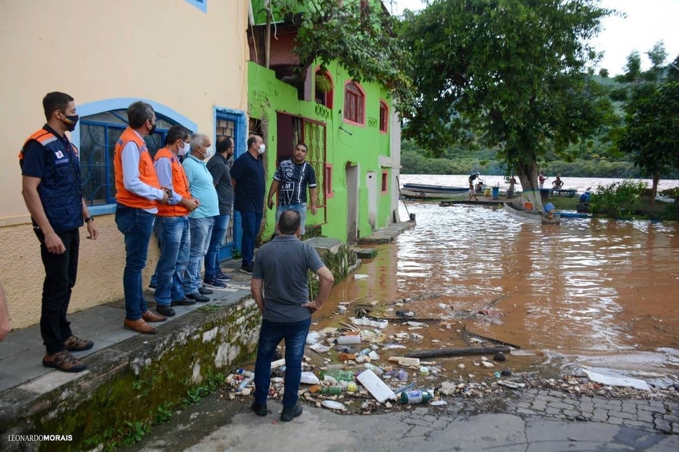 Casas do bairro São Tarcísio são as primeiras a serem atingidas pelo rio Doce — Foto: Prefeitura de Governador Valadares/Divulgação