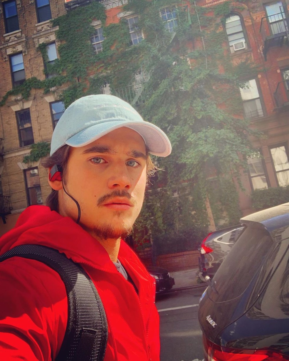 O ator emagreceu enquanto se preparava com aulas de inglês e de cinema nos Estados Unidos — Foto: Reprodução / Instagram