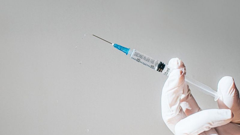 Imunização é baseada em fragmento de RNA (Foto: Getty Images via BBC News)