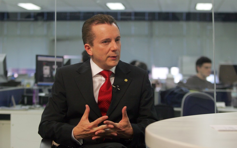 Foto de arquivo tirada em 2010 mostra Celso Russomanno, candidato à Prefeitura de São Paulo, durante entrevista — Foto: Werther Santana/Estadão Conteúdo