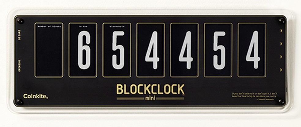 BlockClock Mini, relógio que mostra dados de bitcoin. — Foto: Divulgação/Coinkite