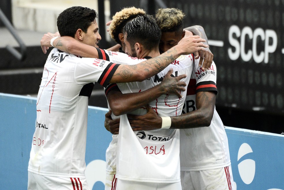 Flamengo Corinthians — Foto: Marcos Ribolli