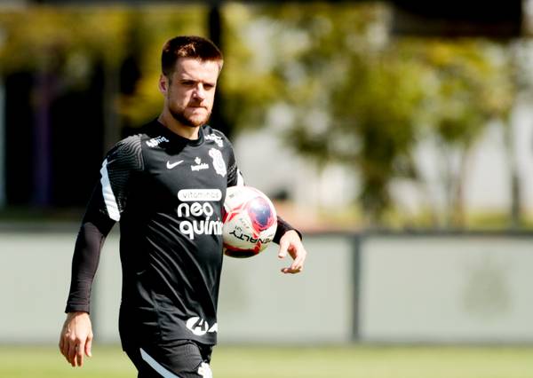 Corinthians faz mais um acordo com Ramiro e vai parcelar dívida milionária em 24 prestações