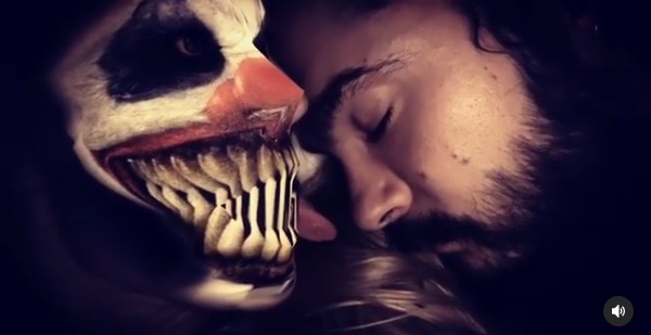 Heidi Klum usou um filtro de um palhaço fantasmagórico em vídeo feito enquanto o marido dormia (Foto: Instagram)