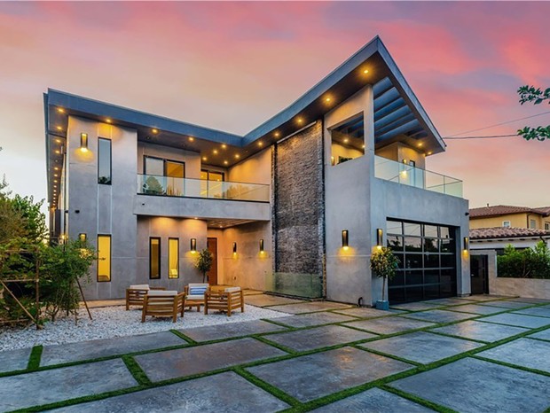 Dennis Schröder compra mansão de R$ 23 milhões em Los Angeles com cinema e quadra de basquete (Foto: Redfin / Divulgação)