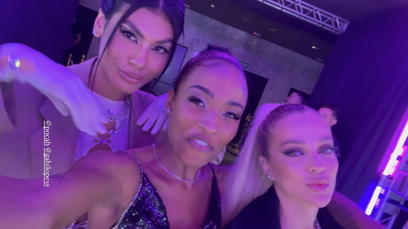 A cantora Pocah, a influenciadora Sarah Fonseca e a atriz Gabi Lopes na festa de Anitta — Foto: Reprodução/Instagram