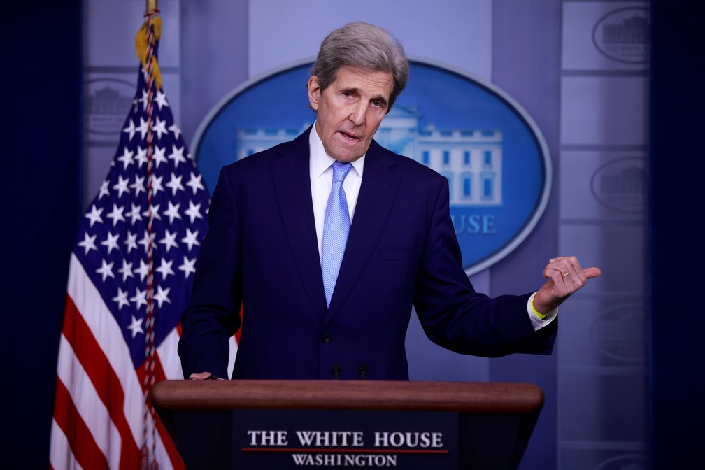 John Kerry, enviado especial dos EUA para questões do clima em entrevista coletiva na Casa Branca em 22 de abril de 2021 — Foto: Tom Brenner/Reuters