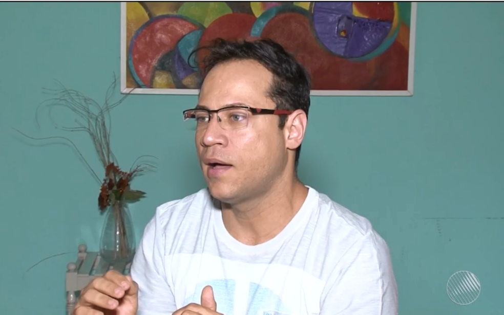 Jornalista acusa jovem de ter proferido comentários homofóbicos durante discussão (Foto: Reprodução/ TV São Francisco)