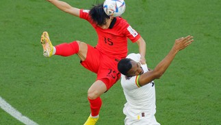 Jogo entre Coreia e Gana, na segunda fase do grupo H — Foto: Odd ANDERSEN / AFP