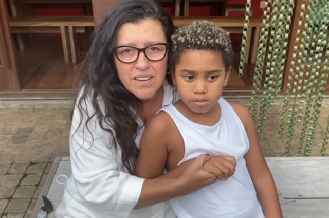Regina Casé e o filho Roque  (Foto: Reprodução/Instagram)