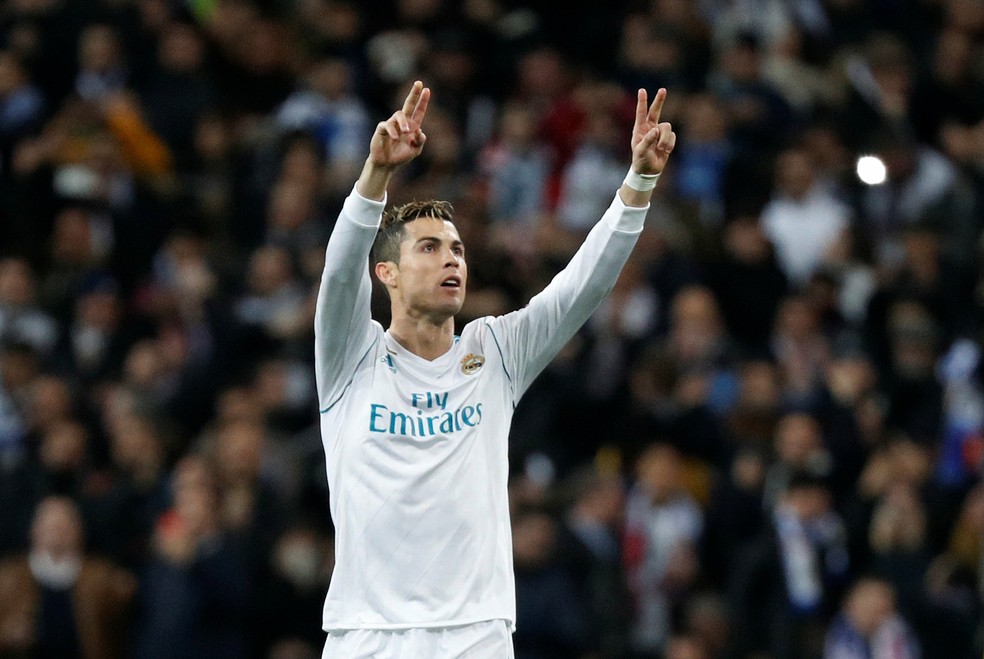 Cristiano Ronaldo comemora gol do Real diante do PSG (Foto: REUTERS)