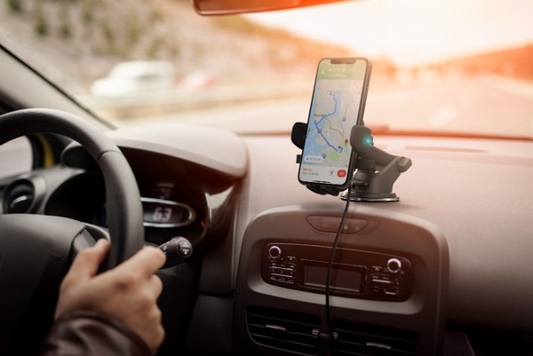 dramatic National flag shorthand CES 2019: o suporte para celular que já queremos no nosso carro | Carros |  autoesporte