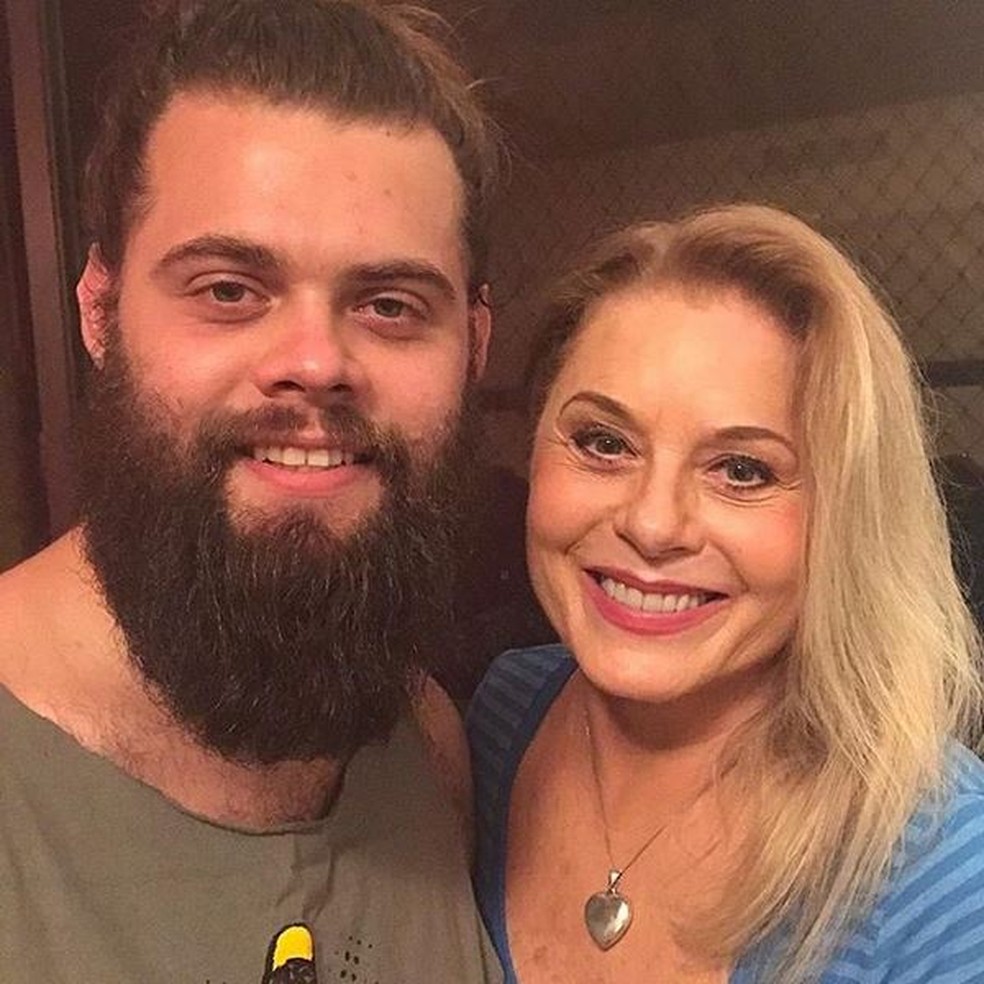 Vera Fischer comenta projeto ao lado