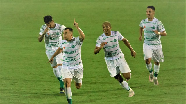 Renato Cajá comemora gol do Juventude diante do Guarani