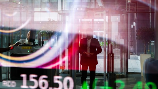 Bolsas europeias abrem em baixa após compra do Credit Suisse pelo UBS