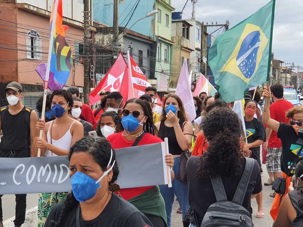 Macaé, RJ: movimentos sindicais e sociais pediram a saída do presidente Jair Bolsonaro em manifestação nesta terça — Foto: Divulgação