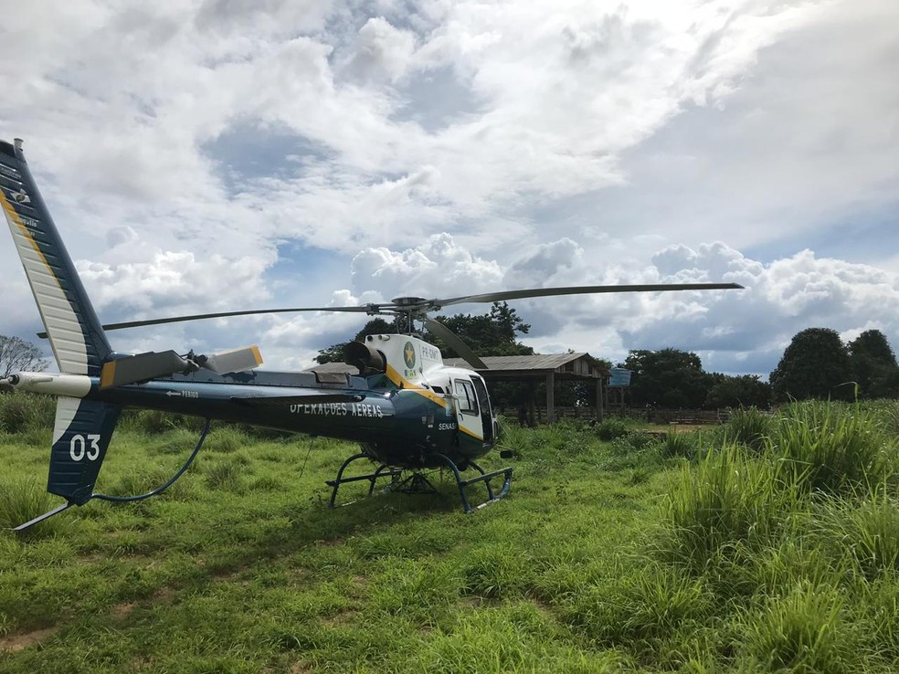 Helicptero do Ciopaer foi usado para localizar o grupo que invadiu a fazenda em Nova Ubirat  Foto: Ciopaer/Divulgao
