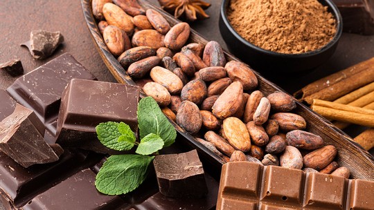 Cacau: conheça os benefícios do fruto que origina o chocolate