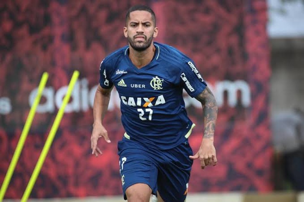 Flamengo rescinde contrato do volante Rômulo — Foto: Reprodução