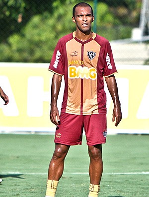 Em primeira instância, Richarlyson perde ação que movia contra o SP