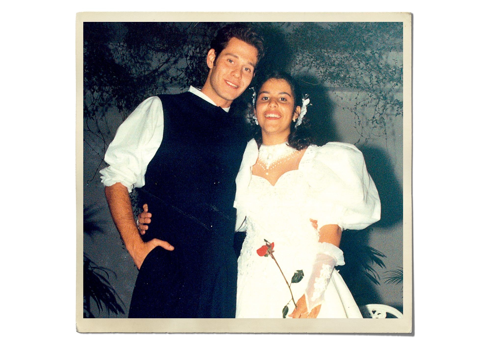 Quando éramos príncipes: O ator Nico Puig com Erika Duarte no baile que abalou a cidade de Vassouras (RJ) em 1994 (Foto: acervo pessoal)