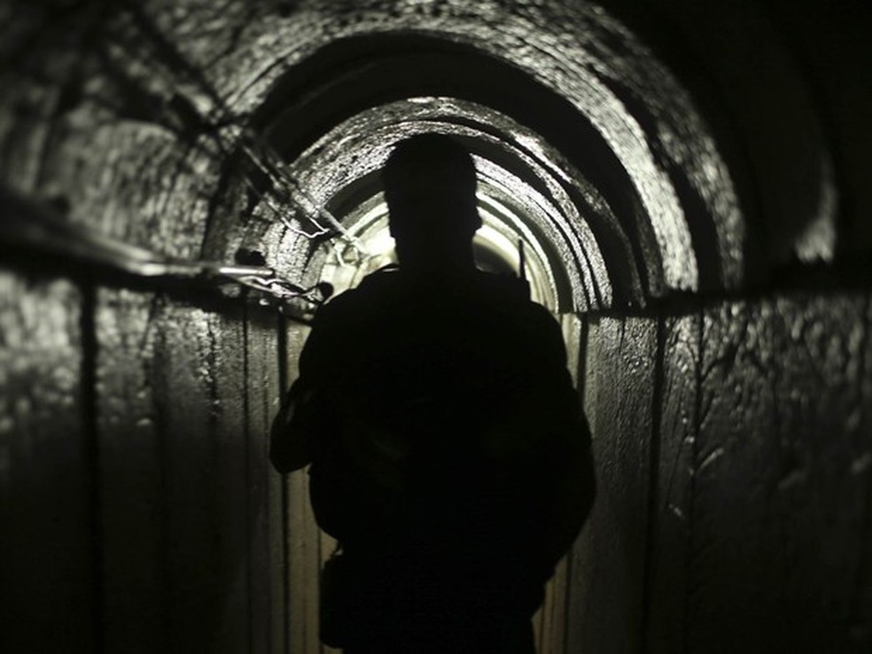 Imagem de 2014 mostra túnel construído pelo Hamas na Faixa de Gaza — Foto: Mohammed Salem/Reuters