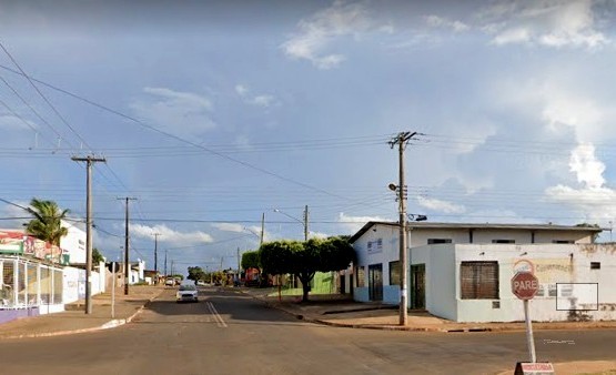 Ciclista de 60 anos ultrapassa sinalização, bate em caminhonete e tem fratura exposta em MS