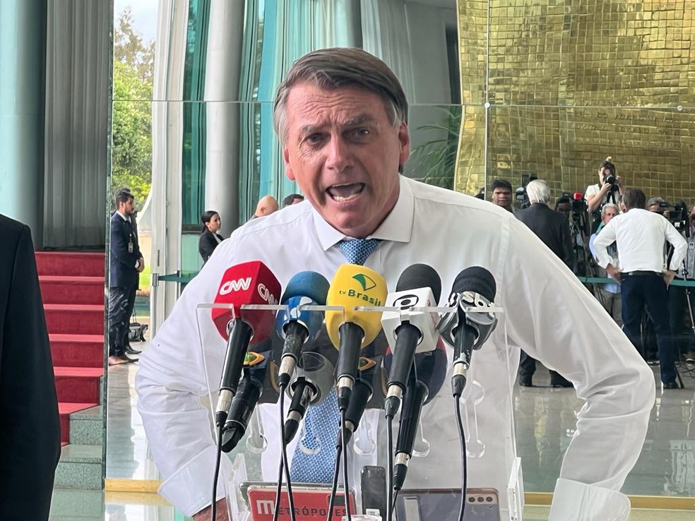 Bolsonaro se alterou durante entrevista coletiva ao falar do ministro Alexandre de Moraes e do ex-presidente Lula — Foto: Rafael Sobrinho/ TV Globo
