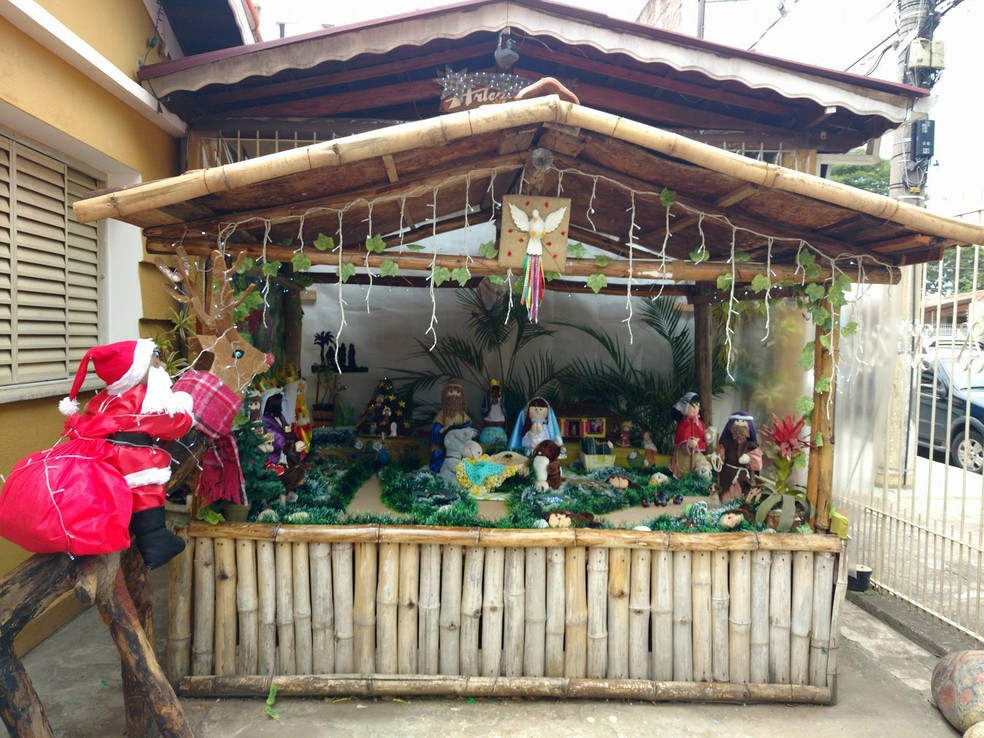 Moradora monta presépio de Natal com materiais recicláveis em São José |  Vale do Paraíba e Região | G1
