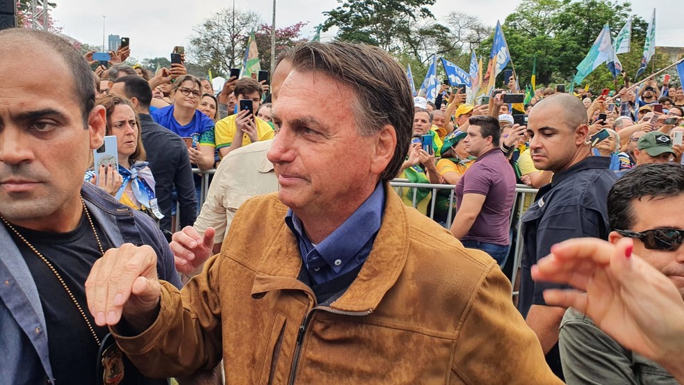 Bolsonaro, candidato do PL à reeleição, cumprimenta apoiadores em Presidente Prudente (SP) — Foto: Leonardo Bosisio/g1
