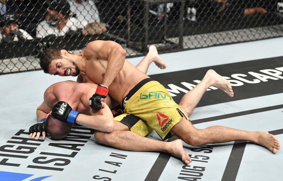 Léo Santos Roman Bogatov UFC 251 — Foto: Getty Images