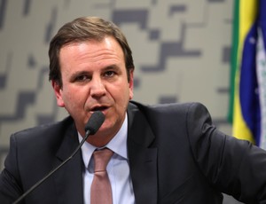 Paes pede a COI e Rio 2016 liberação do Maracanã para jogos da final do Carioca