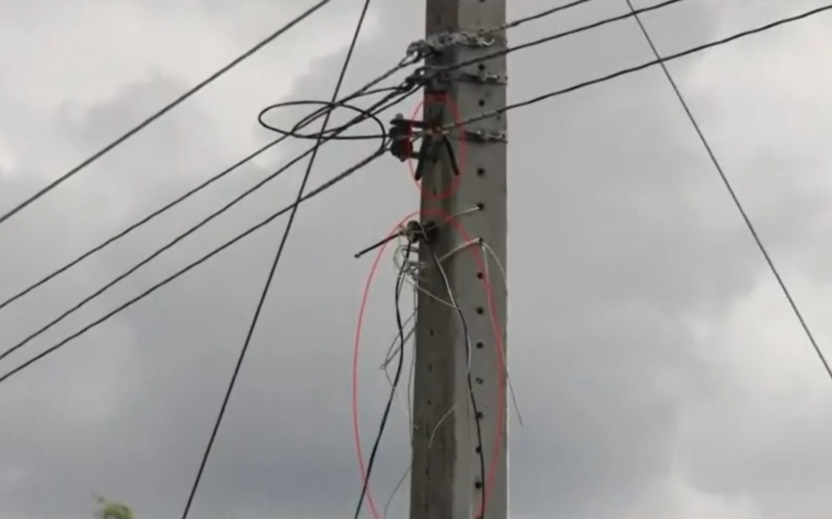 Quatro homens são eletrocutados enquanto tentavam fazer ligação clandestina de energia na Bahia