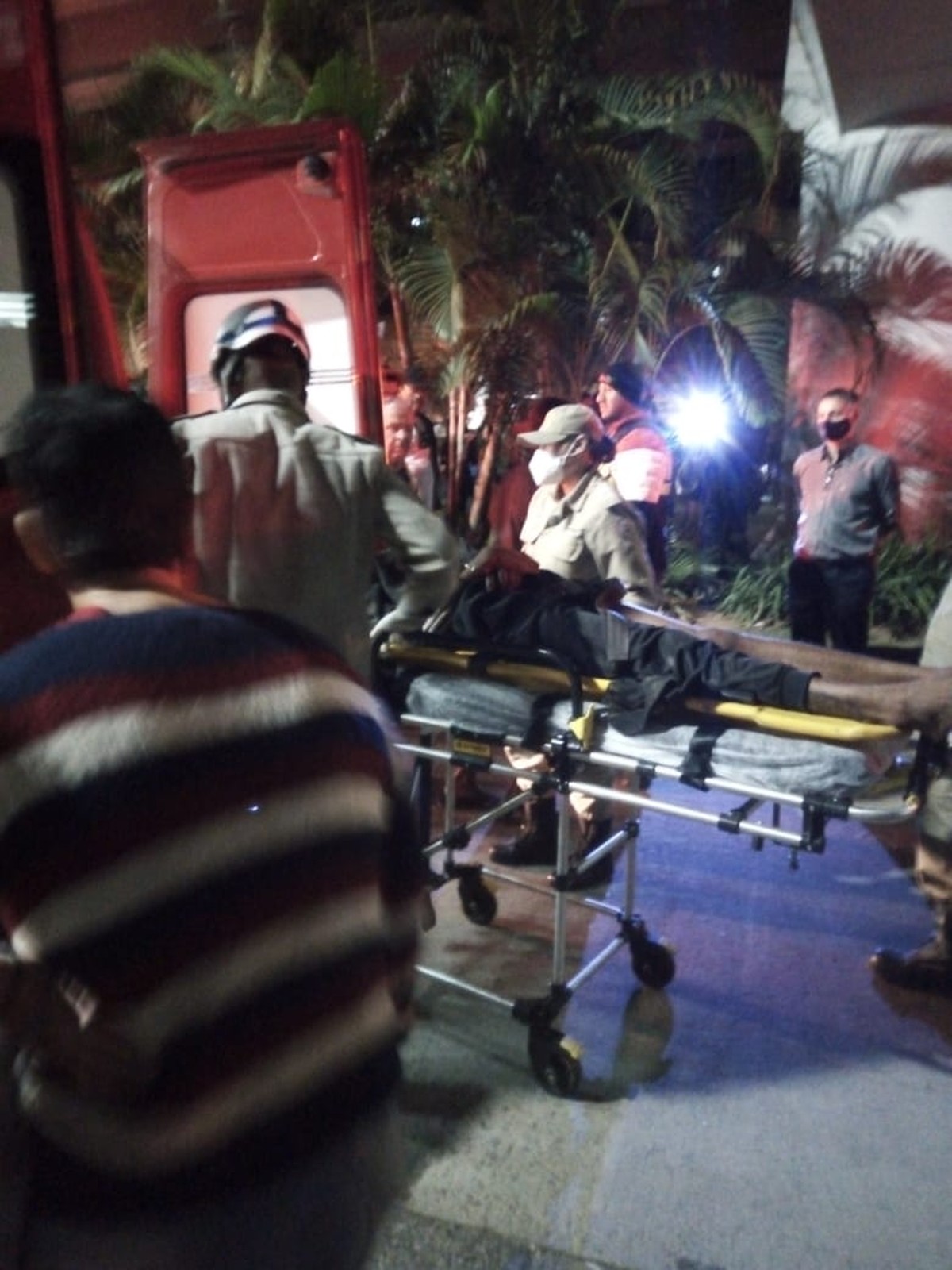 Adolescente fica ferido depois de pular de viaduto para fugir da polícia em Três Rios - Vimarsana News